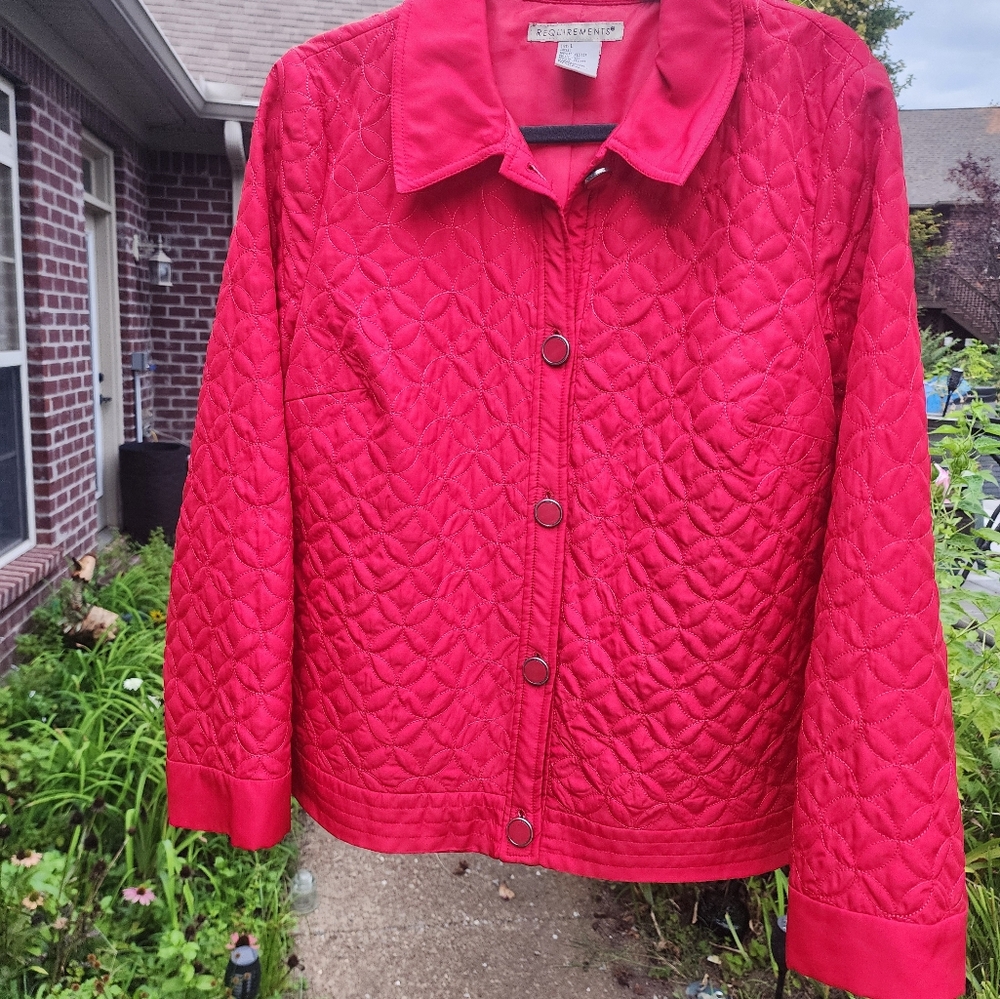 Requirements Women's L Red Quilted Lightwieght Jacket Lined